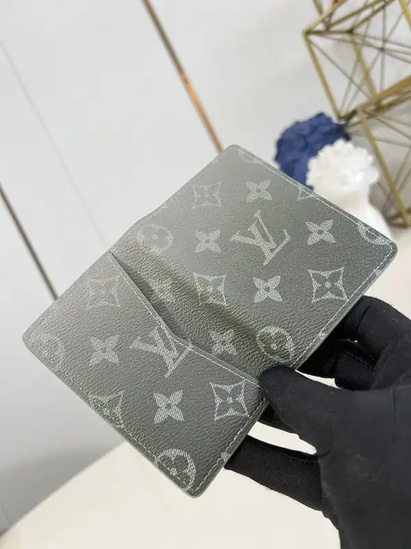 First bag ru LOUIS VUITTON Pocket Organizer-7.5*11.1*1 cm