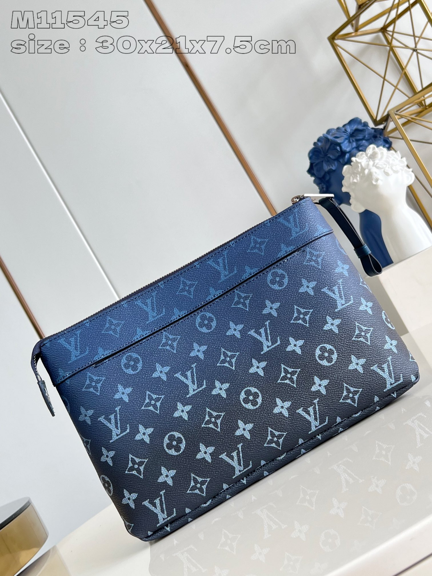 HOT SALE LOUIS VUITTON POCHETTE VOYAGE SOUPLE-30*21*7.5CM