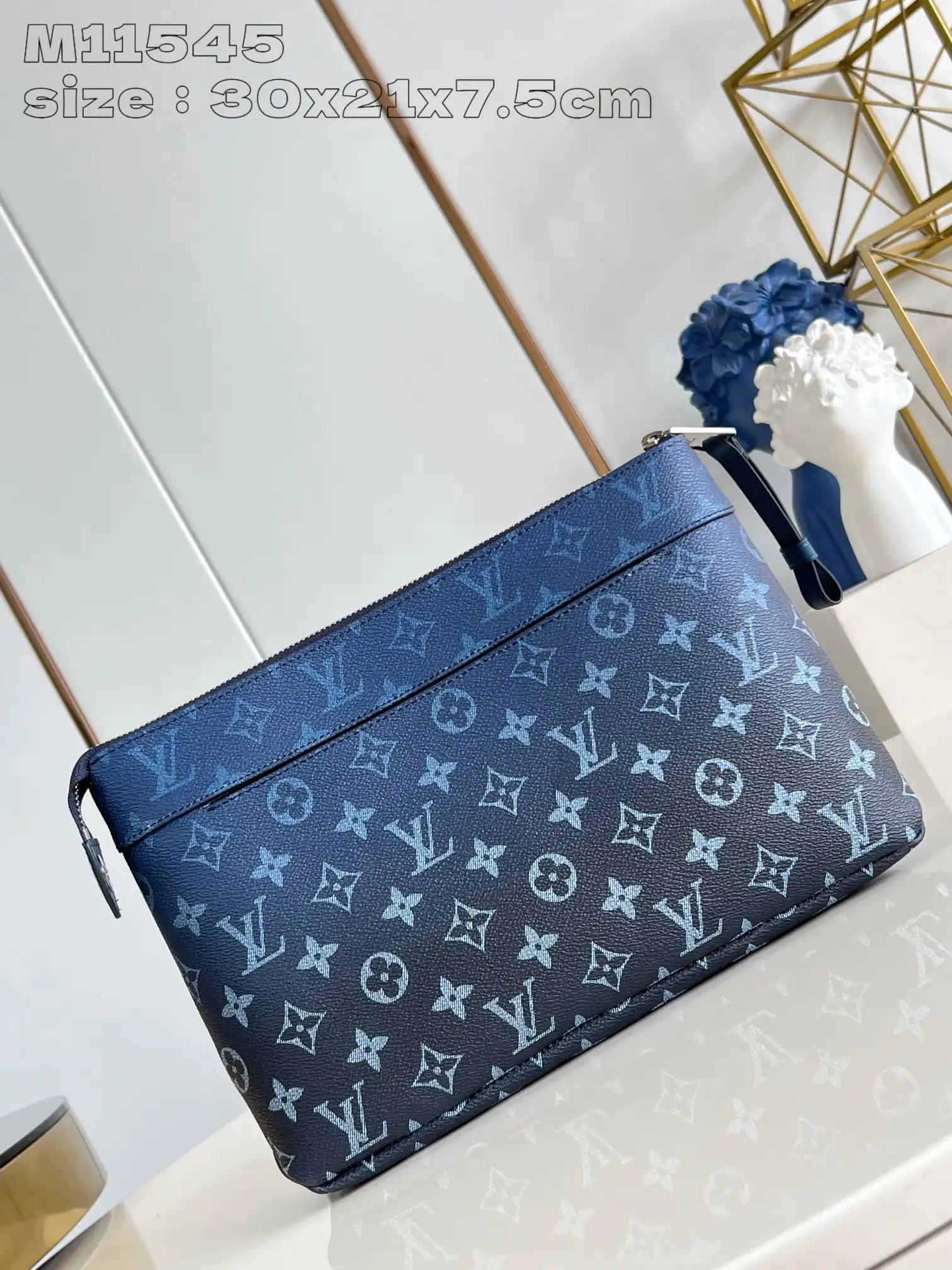 LOUIS VUITTON POCHETTE VOYAGE SOUPLE-30*21*7.5CM