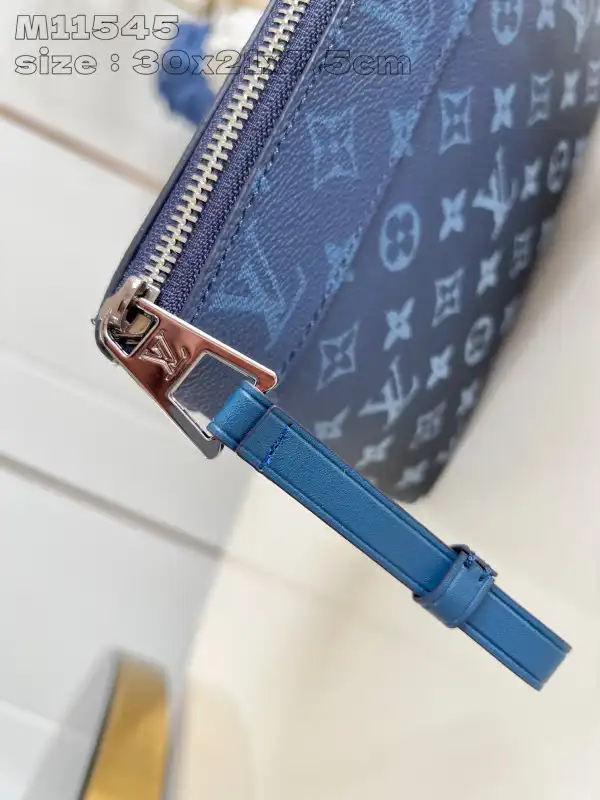 LOUIS VUITTON POCHETTE VOYAGE SOUPLE-30*21*7.5CM