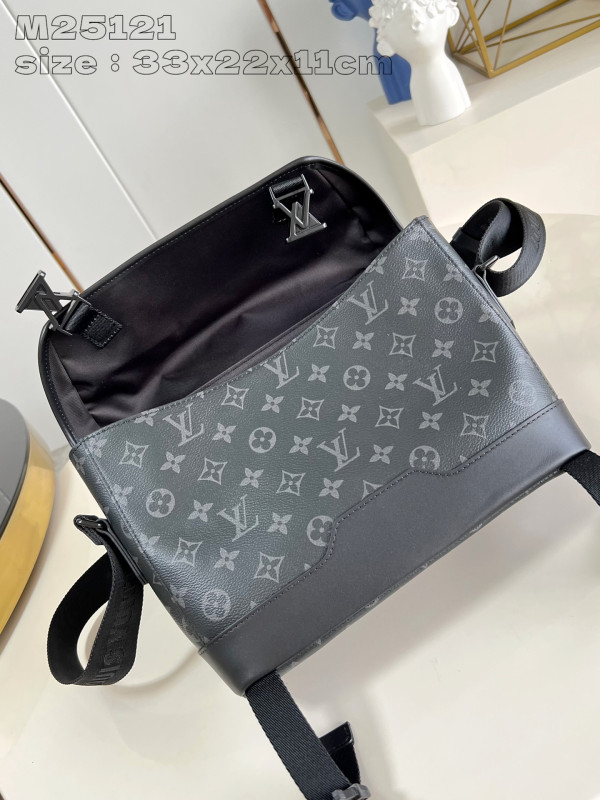 HOT SALE LOUIS VUITTON Messenger Voyager PM-33*22.5*11CM