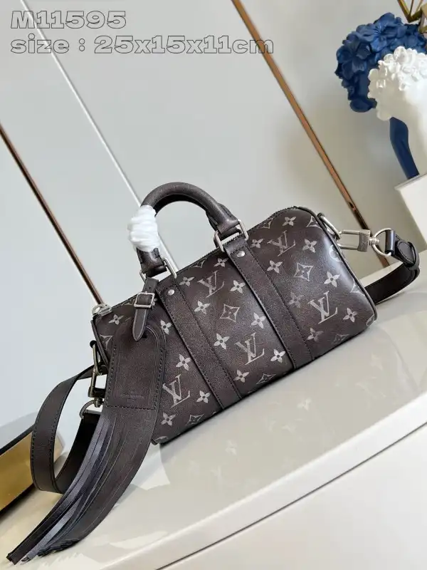 Frstbag ru LOUIS VUITTON KEEPALL BANDOULIÈRE 25