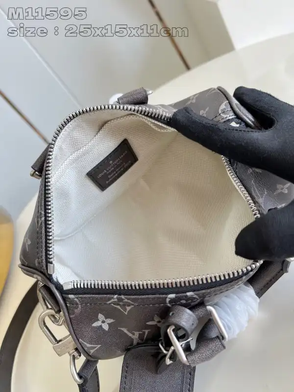 LOUIS VUITTON KEEPALL BANDOULIÈRE 25