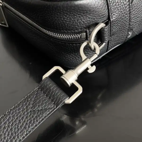 Frstbag ru BOTTEGA VENETA Medium Intrecciato Camera Bag