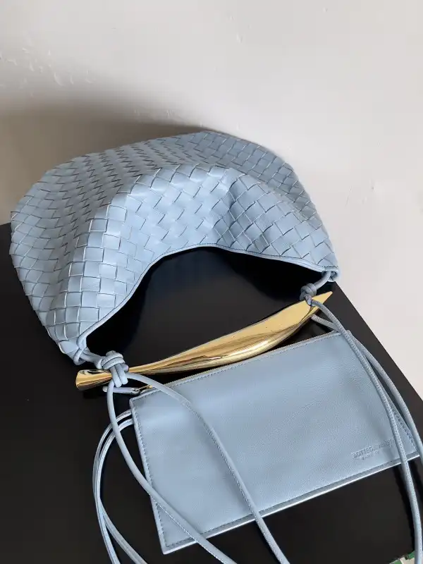 Frstbag ru BOTTEGA VENETA Medium Sardine