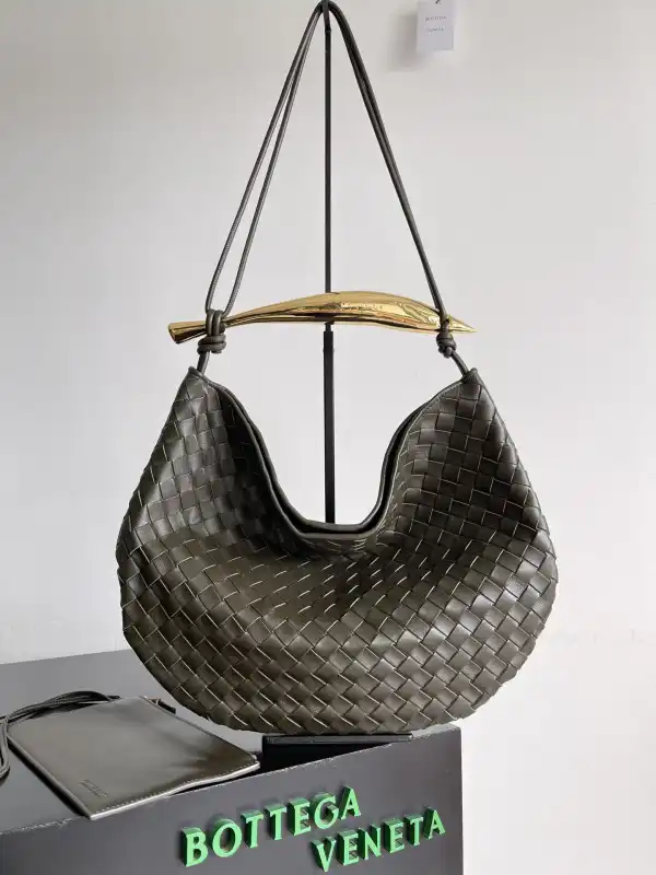 Frstbag ru BOTTEGA VENETA Medium Sardine