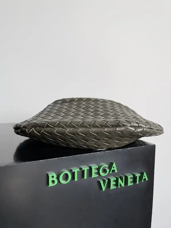 Bagsoffer BOTTEGA VENETA Medium Sardine