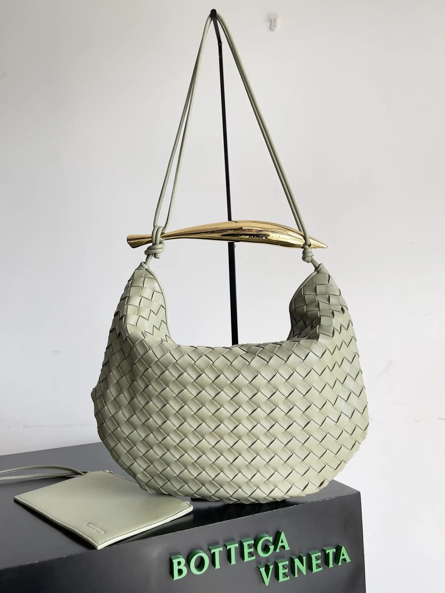 Frstbag ru BOTTEGA VENETA Medium Sardine