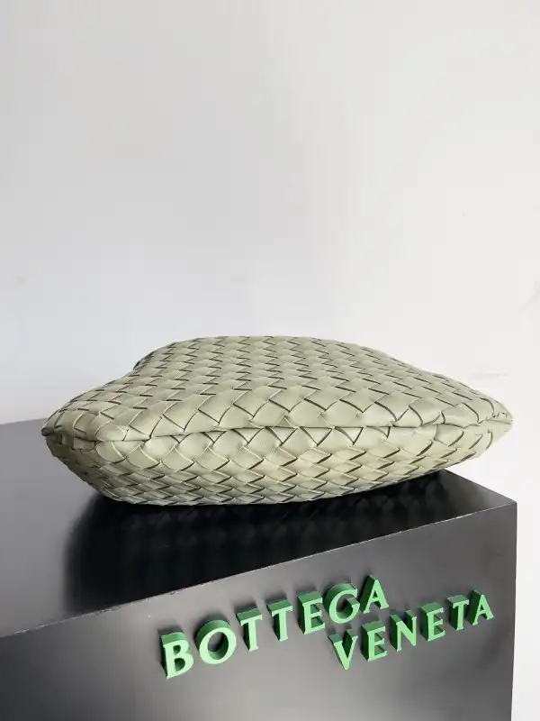 BOTTEGA VENETA Medium Sardine