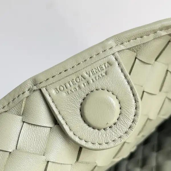 BOTTEGA VENETA Medium Sardine