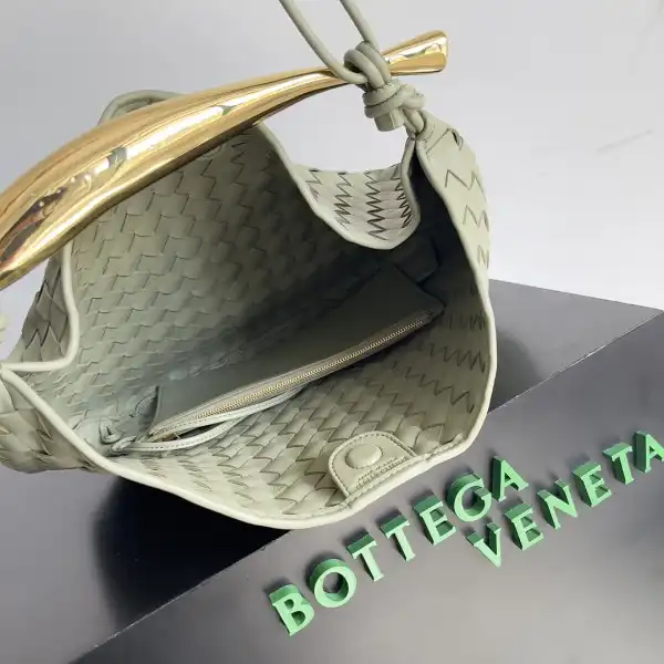 BOTTEGA VENETA Medium Sardine