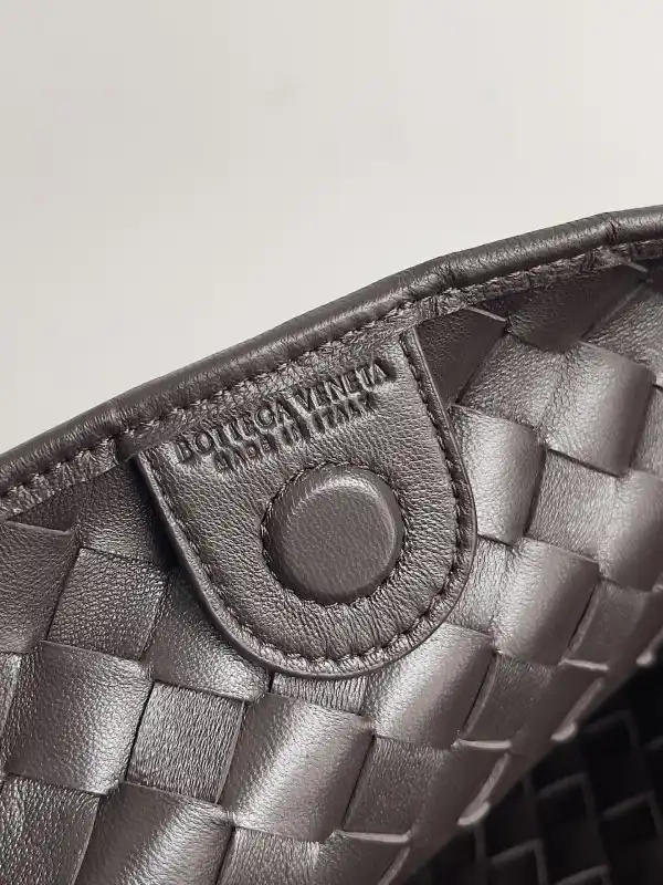 BOTTEGA VENETA Medium Sardine