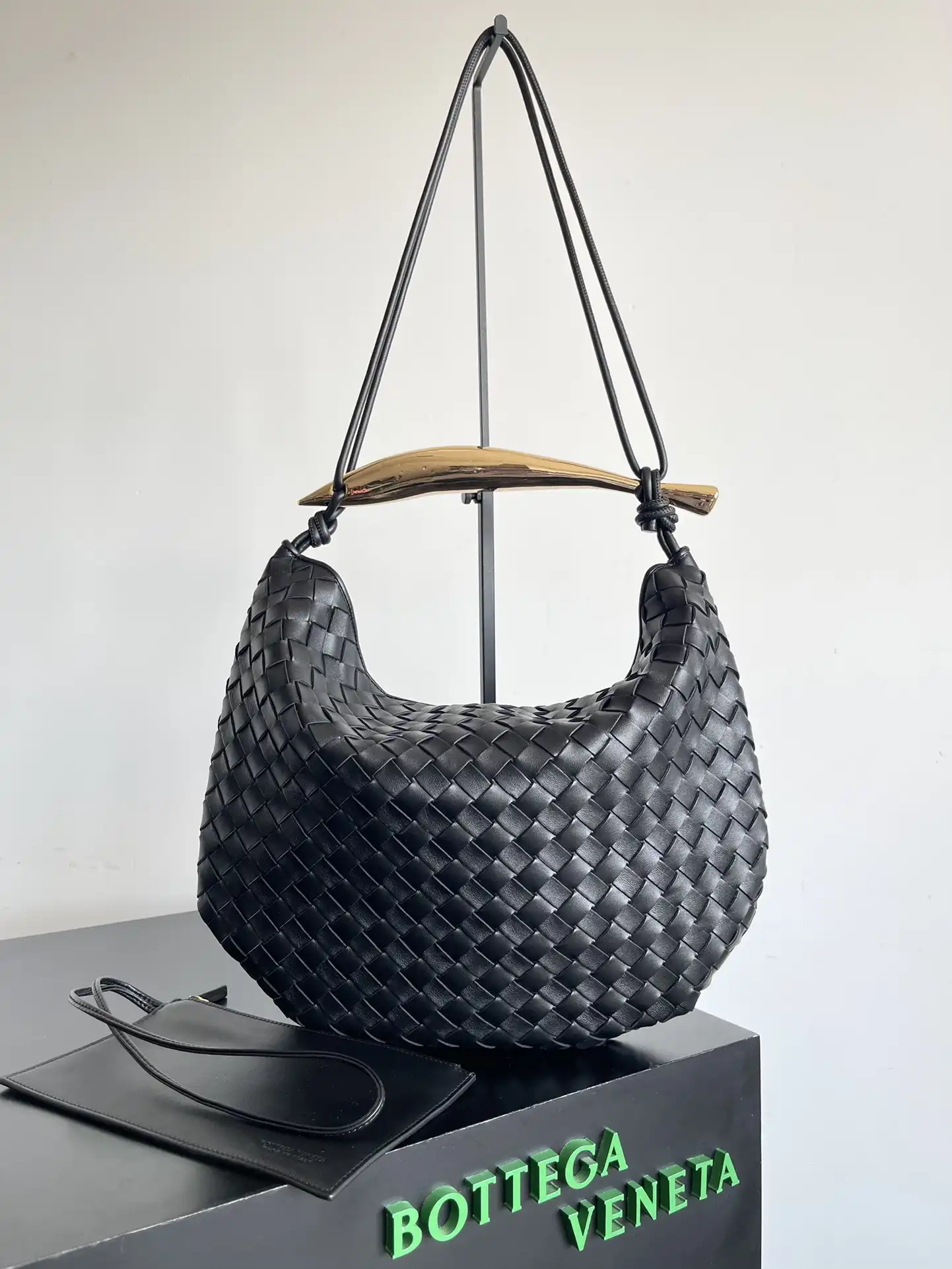 First bag ru BOTTEGA VENETA Medium Sardine