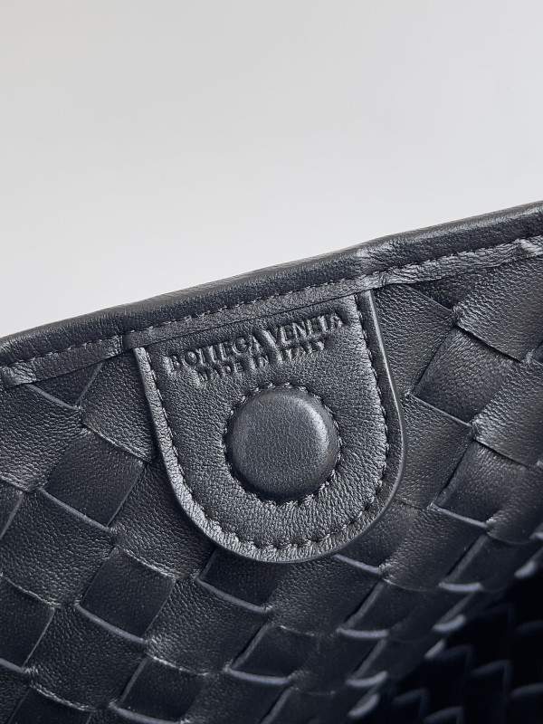 BOTTEGA VENETA Medium Sardine