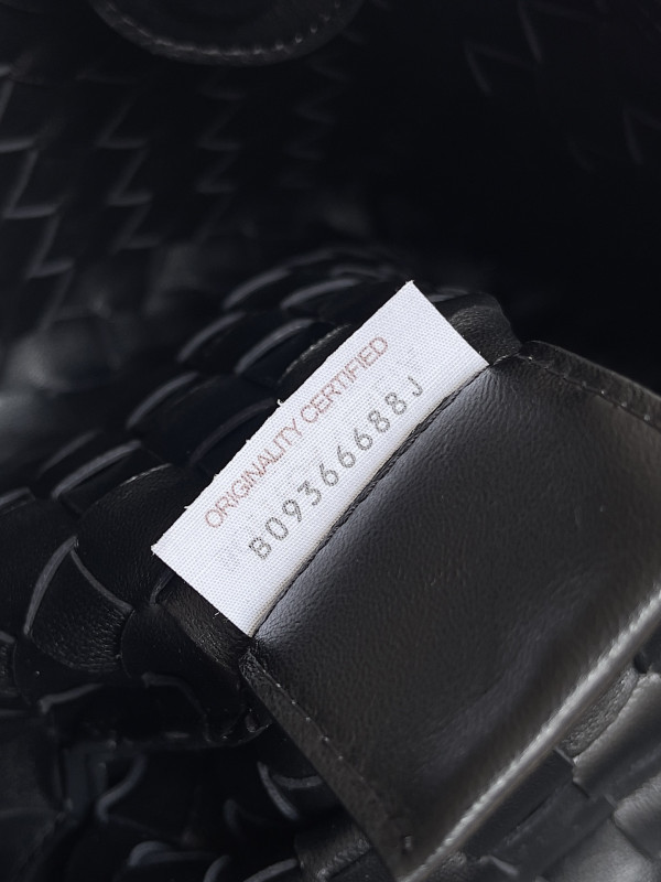 BOTTEGA VENETA Medium Sardine