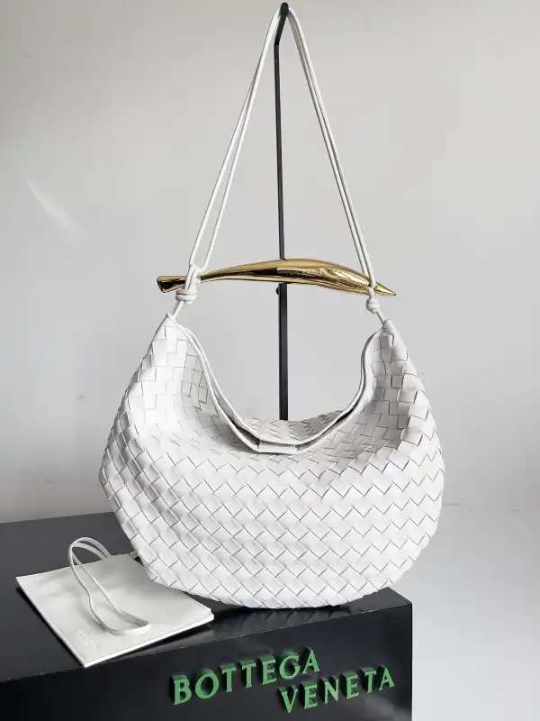 BOTTEGA VENETA Medium Sardine