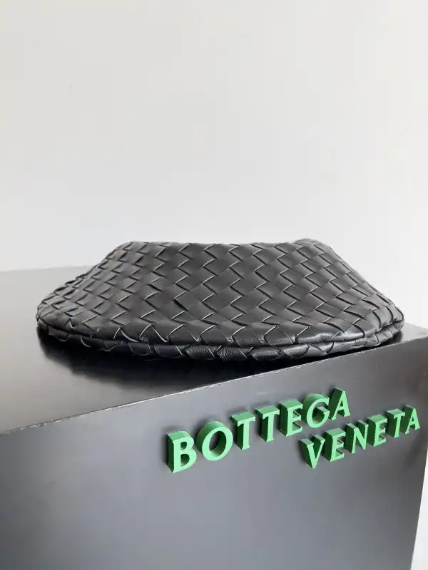 Bottega Veneta Sardine With Chain-33*20*4CM