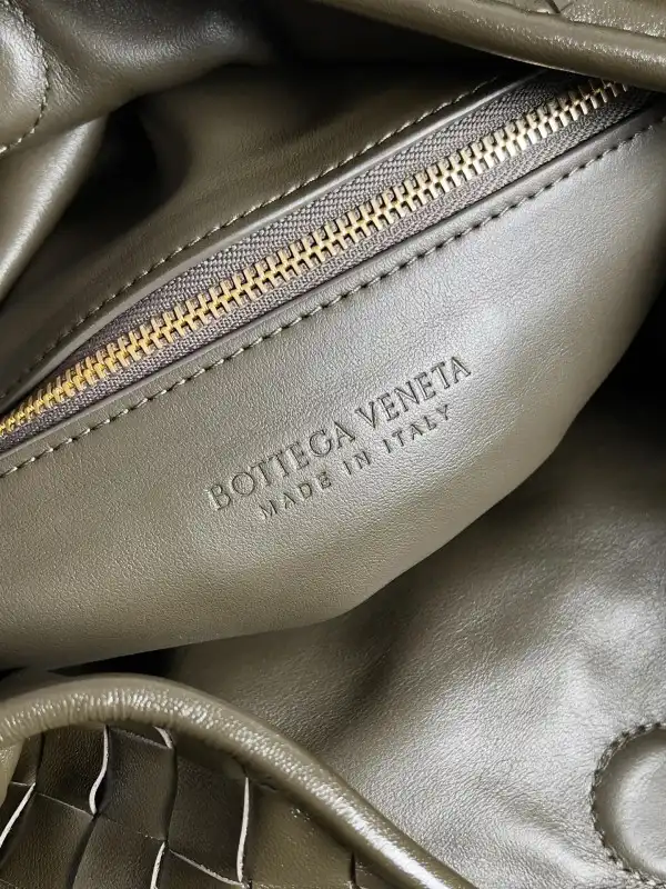 BOTTEGA VENETA Large Hop