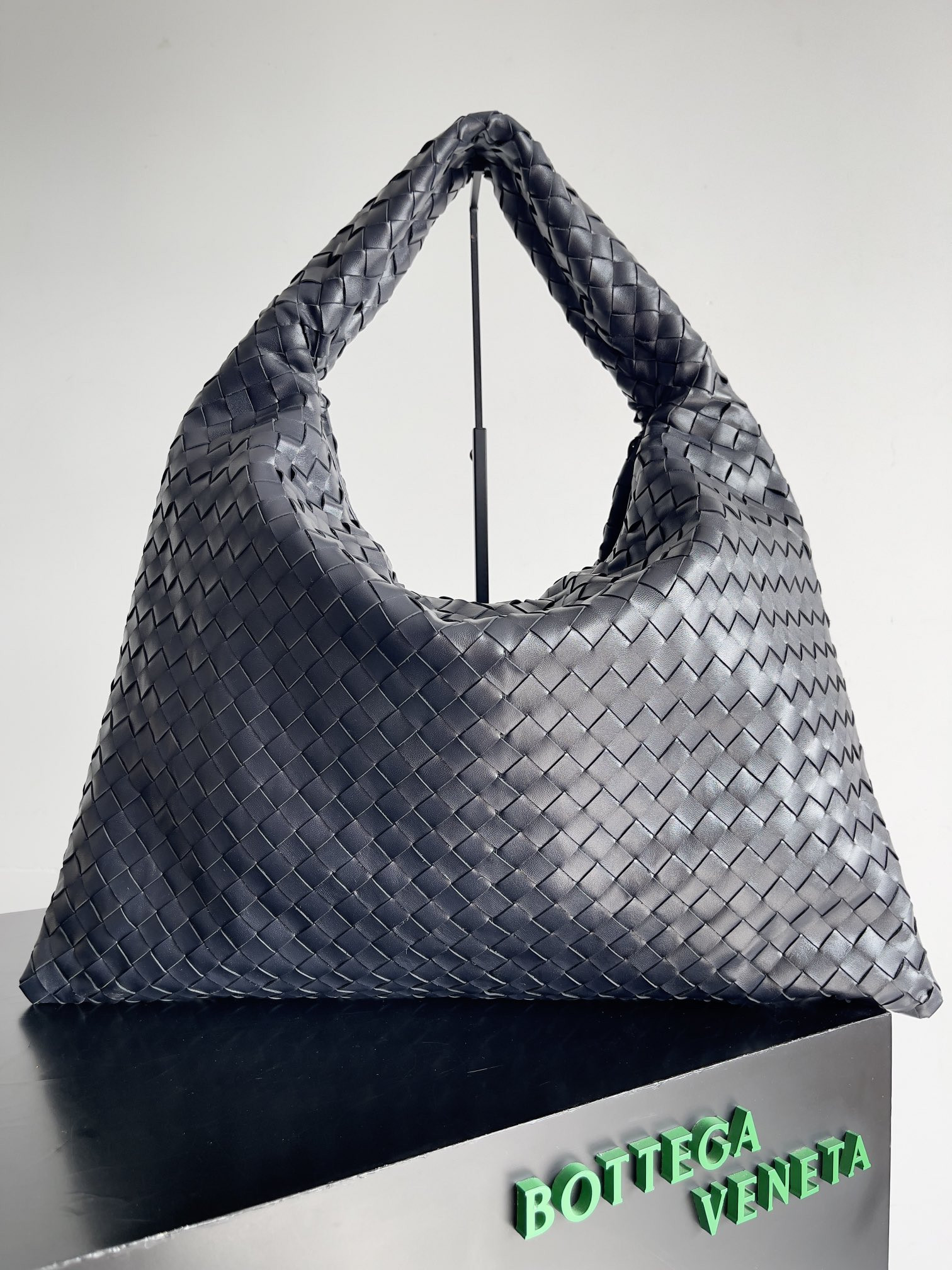 HOT SALE BOTTEGA VENETA Large Hop