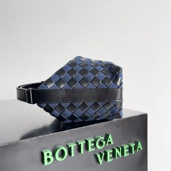 BOTTEGA VENETA Mini Wallace