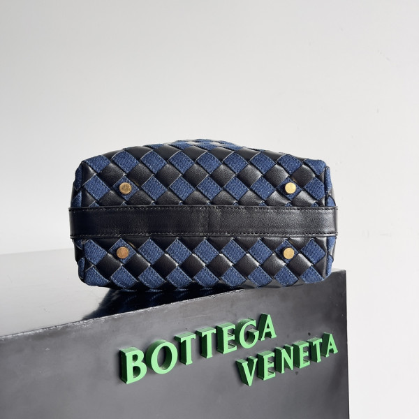 HOT SALE BOTTEGA VENETA Mini Wallace