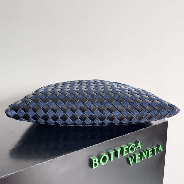 HOT SALE BOTTEGA VENETA medium Hop