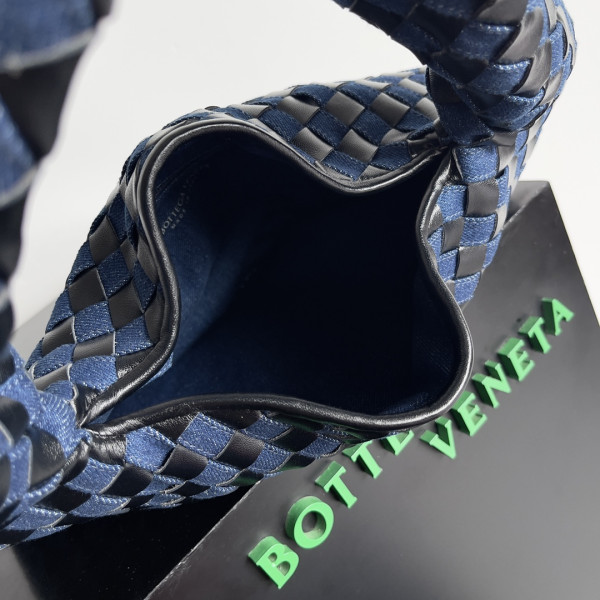 HOT SALE BOTTEGA VENETA medium Hop