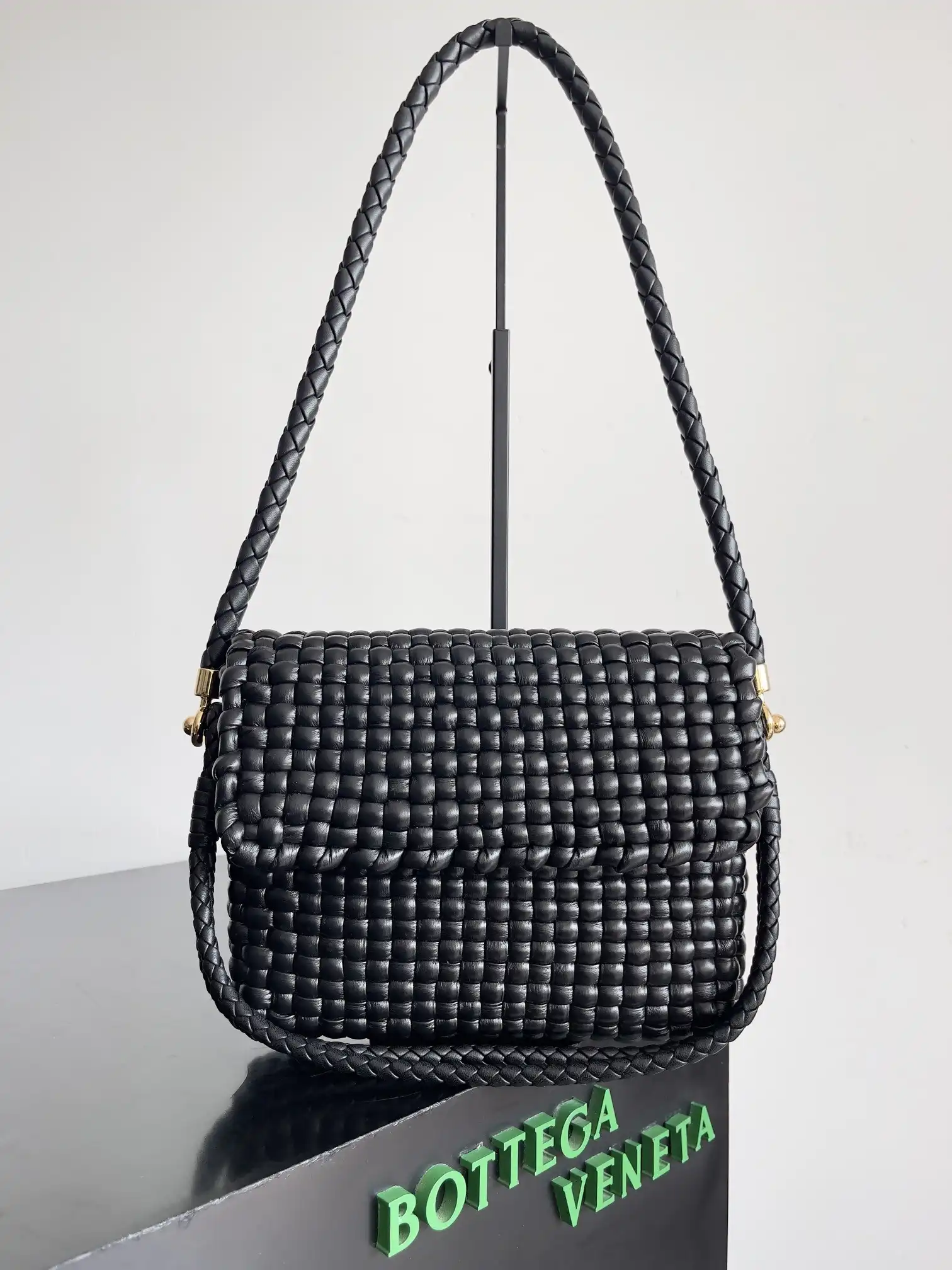 Firstbag Ru BOTTEGA VENETA Swing