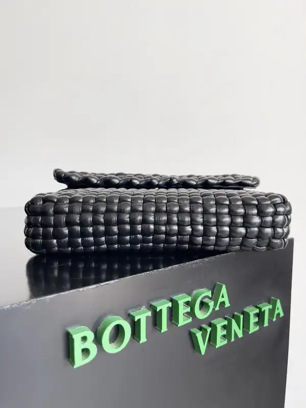 Firstbag Ru BOTTEGA VENETA Swing