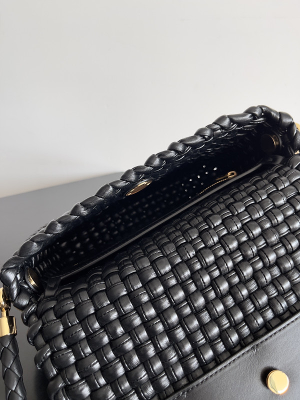 HOT SALE BOTTEGA VENETA Swing