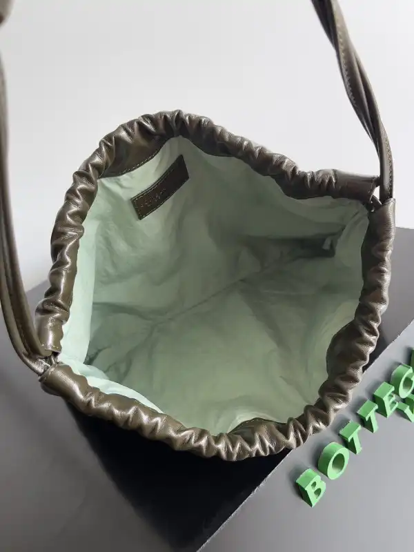 BOTTEGA VENETA Medium Dustbag