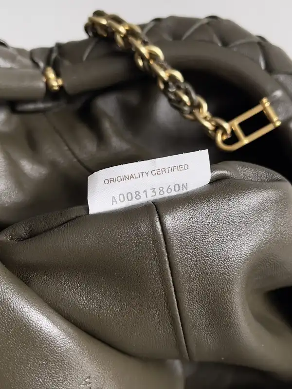 Bagsoffer yupoo BOTTEGA VENETA Teen Lauren 1980 With Chain