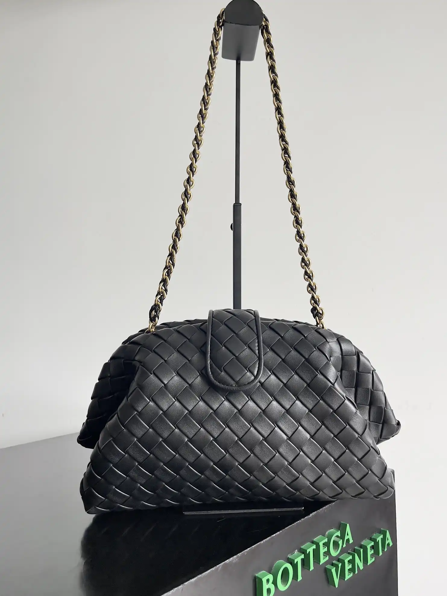 Frstbag ru BOTTEGA VENETA Teen Lauren 1980 With Chain