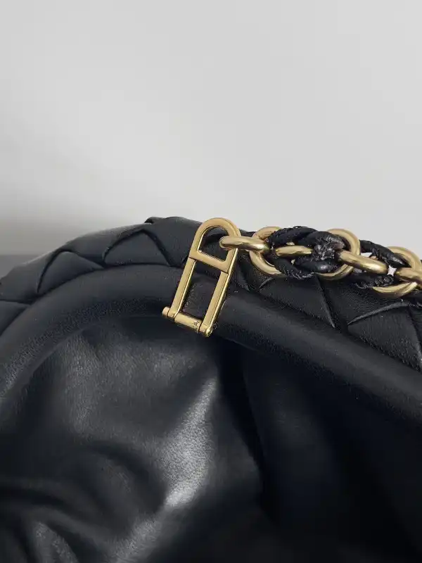 Bagsoffer BOTTEGA VENETA Teen Lauren 1980 With Chain