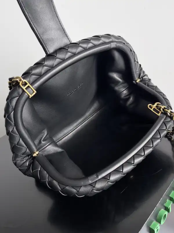 Frstbag ru BOTTEGA VENETA Teen Lauren 1980 With Chain