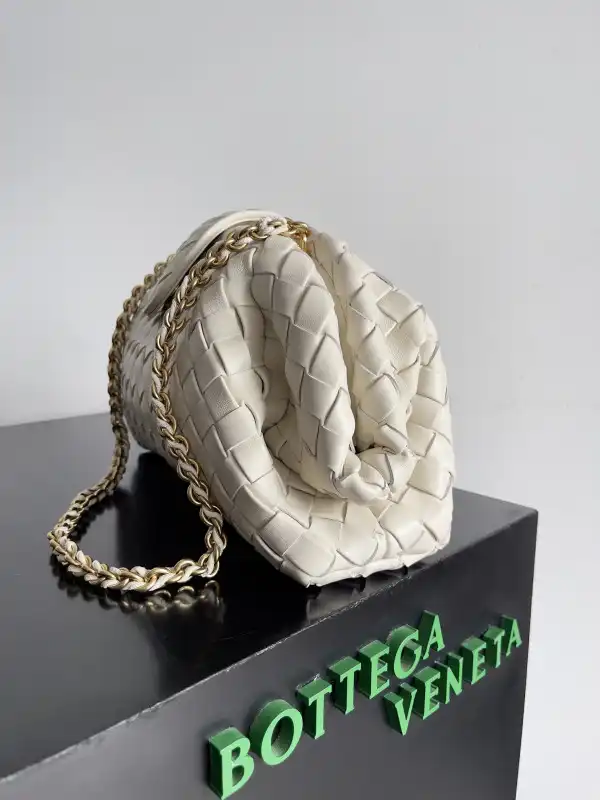 Frstbag ru BOTTEGA VENETA Teen Lauren 1980 With Chain