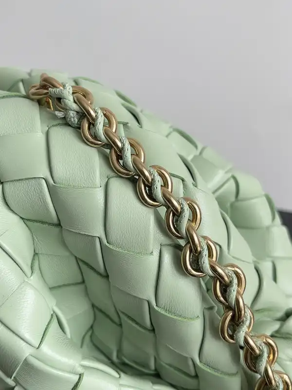 Frstbag ru BOTTEGA VENETA Teen Lauren 1980 With Chain