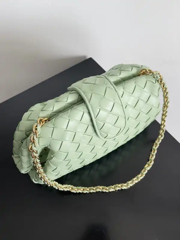 Bagsoffer BOTTEGA VENETA Teen Lauren 1980 With Chain