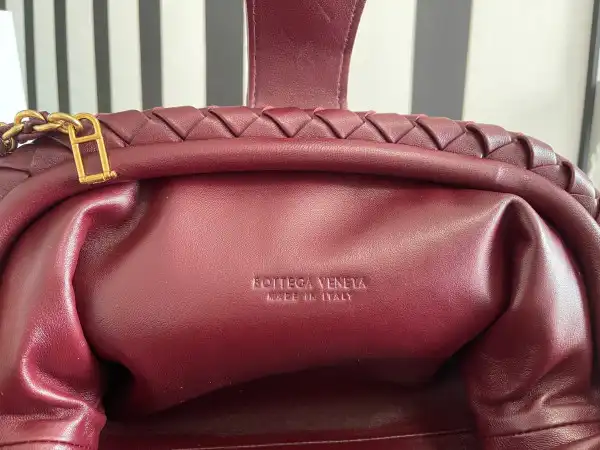 BOTTEGA VENETA Teen Lauren 1980 With Chain