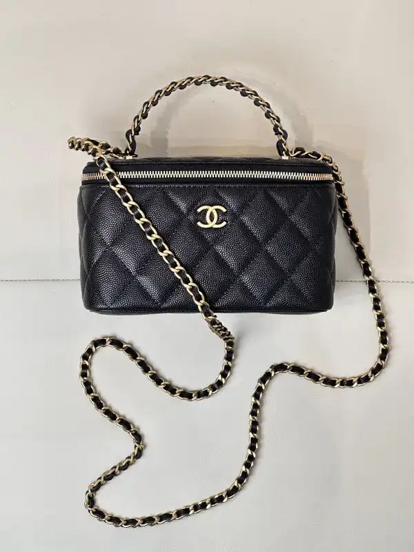 CHANEL SMALL VANITY WITH CHANELASSIC CHAIN-16x9.5x8cm