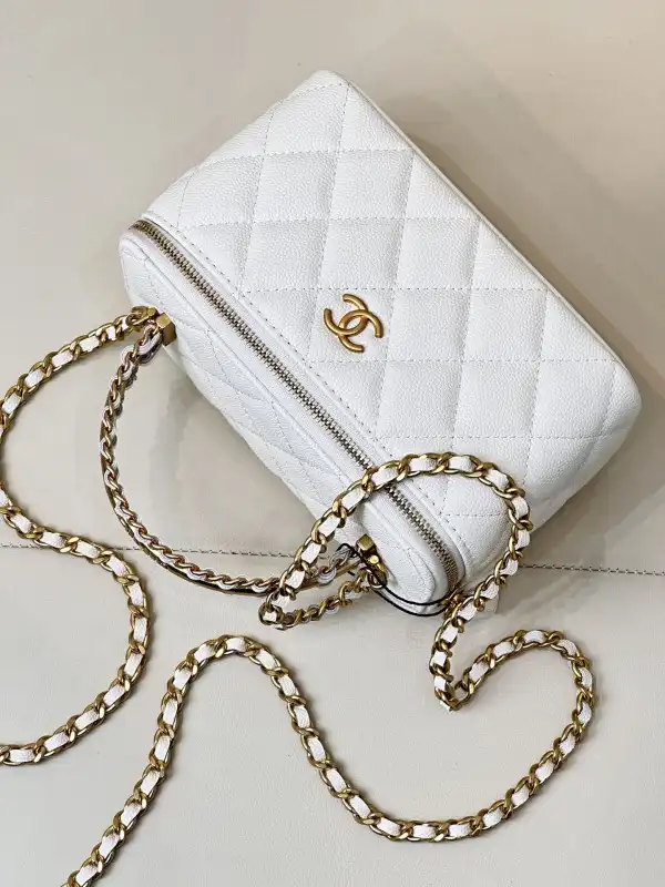 CHANEL SMALL VANITY WITH CHANELASSIC CHAIN-16x9.5x8cm