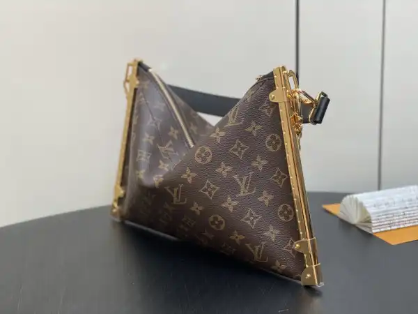 Cheap LOUIS VUITTON Lucky Trunk