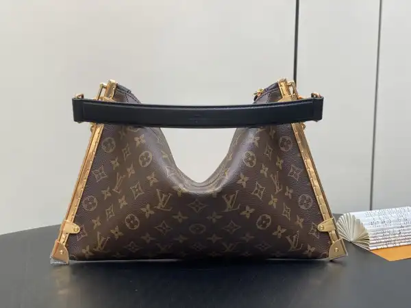 Cheap LOUIS VUITTON Lucky Trunk