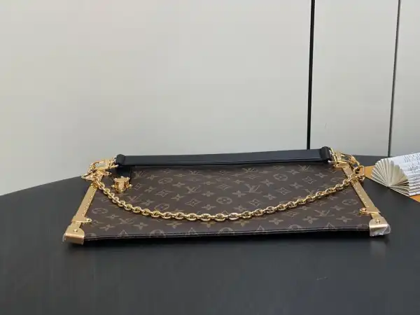 LOUIS VUITTON Lucky Trunk