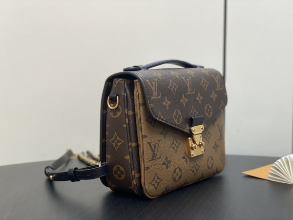 HOT SALE LOUIS VUITTON Pochette Métis Backpack