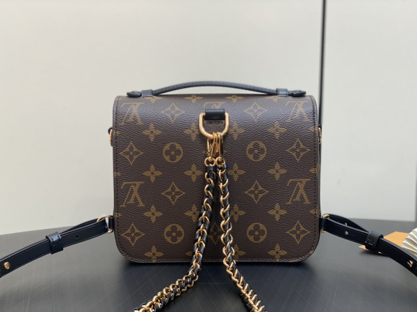 HOT SALE LOUIS VUITTON Pochette Métis Backpack