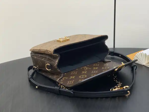 First bag ru LOUIS VUITTON Pochette Métis Backpack