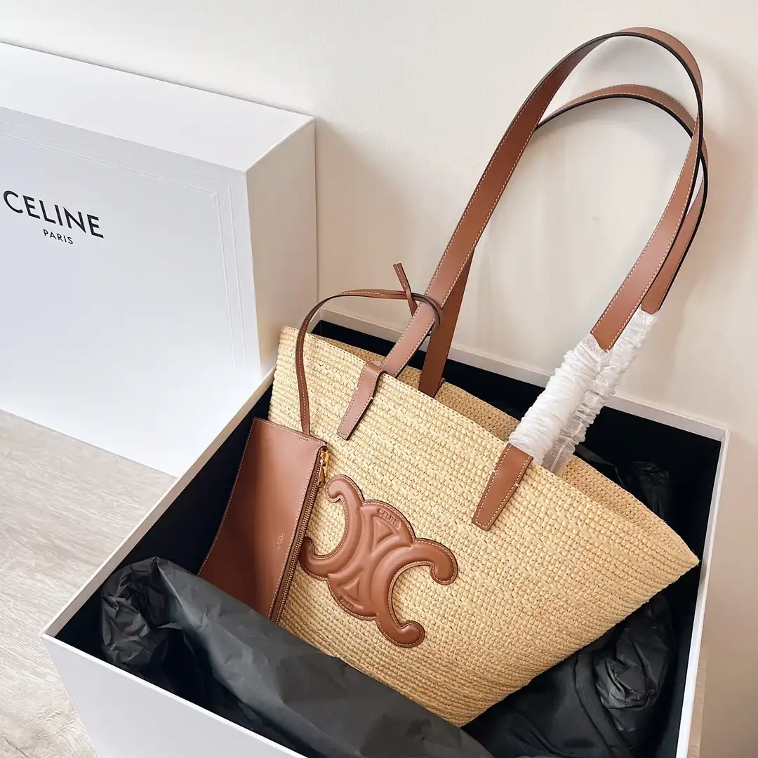 TO MEDIUM SUPPLE CELIN* CLASSIC PANIER in Raffia and calfskin