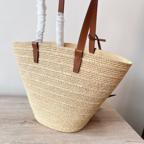 HOT SALE MEDIUM SUPPLE CELIN* CLASSIC PANIER in Raffia and calfskin