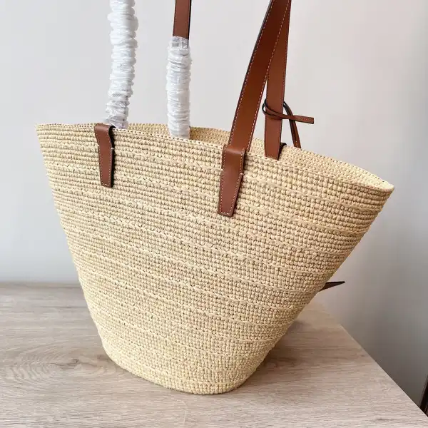 Affordable MEDIUM SUPPLE CELIN* CLASSIC PANIER in Raffia and calfskin